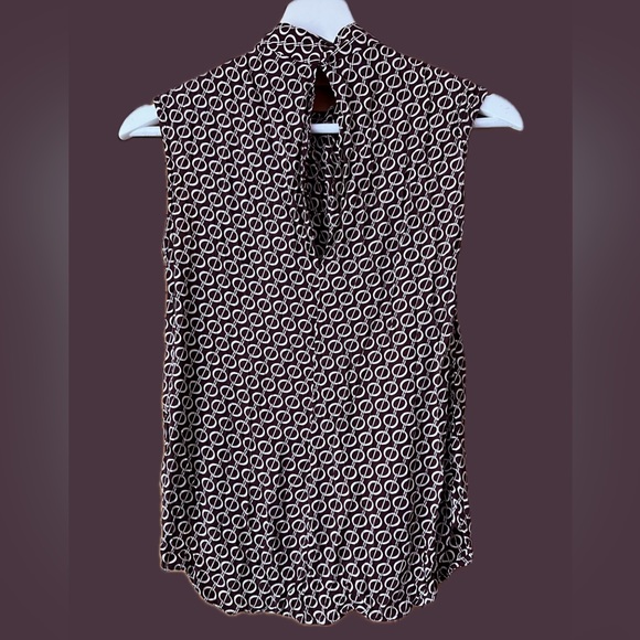 Massimo Dutti - Link Print Sleeveless Blouse - Picture 2 of 3